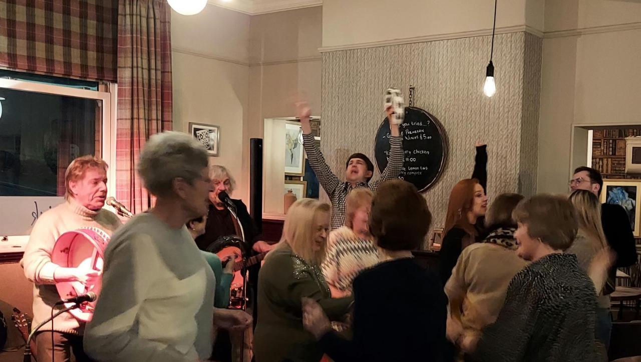 Trawden Arms Community Owned Pub Hotell Winewall Eksteriør bilde